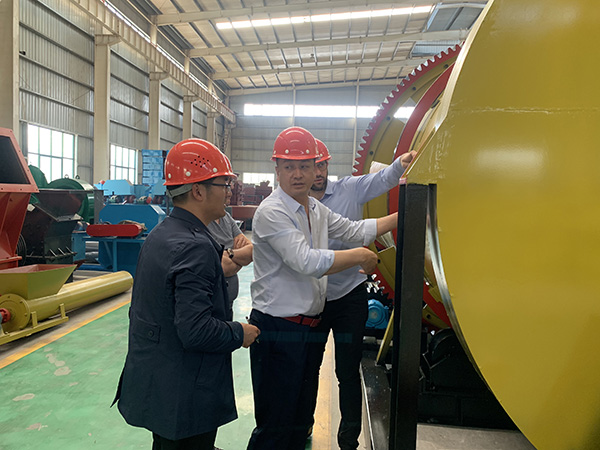 土耳其客戶現(xiàn)場考察回轉窯生產線